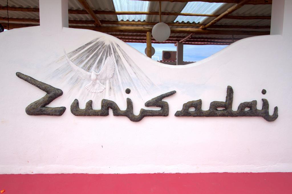 Zurisadai Hotel Puerto Ayora  Exterior photo