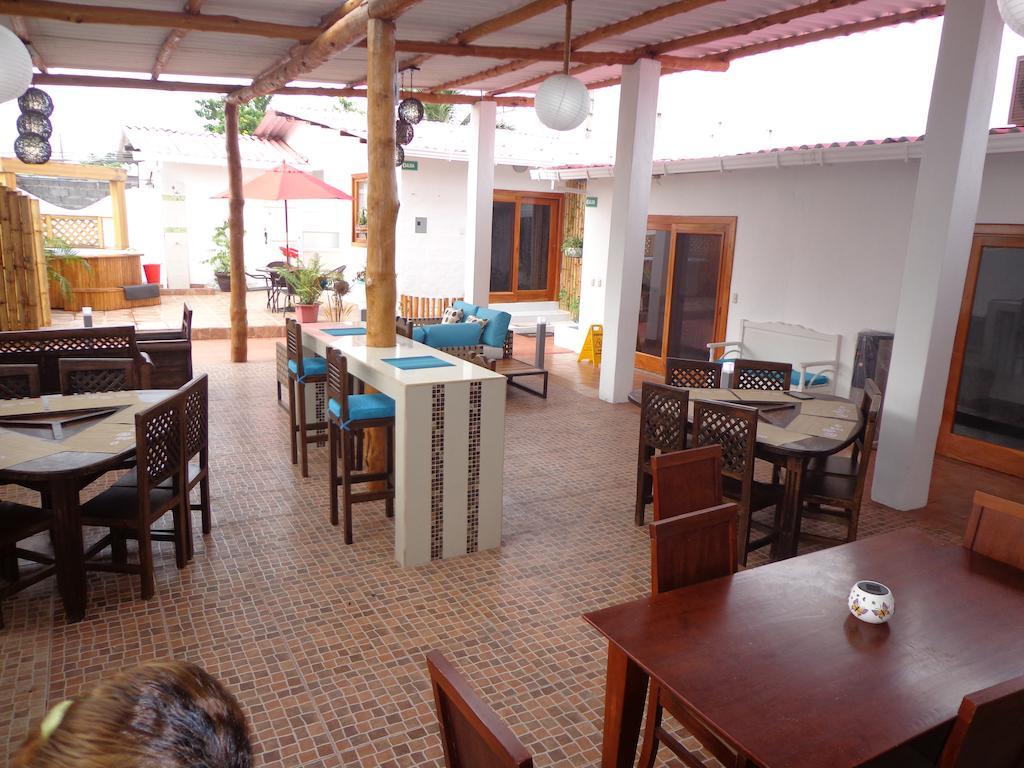 Zurisadai Hotel Puerto Ayora  Exterior photo